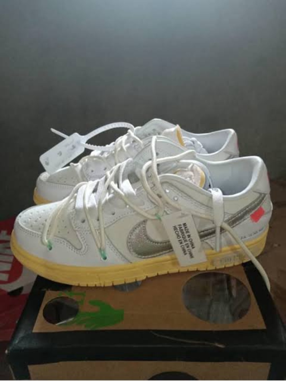Off-White Men’s White Silver Low-Top Sneakers with Yellow Sole